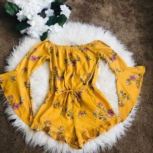 Vestido corto strapless